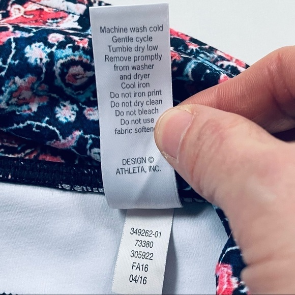 Athleta High Rise Pink Blue Tapestry Print Capri Athletic Leggings Small - Picture 7 of 10